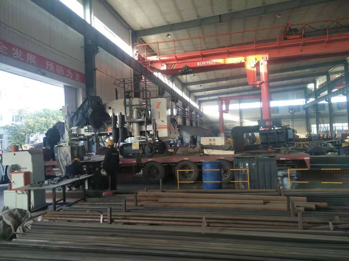 發(fā)車！新路緣混凝土滑模攤鋪機(jī)發(fā)襄陽棗陽，助力公路修筑